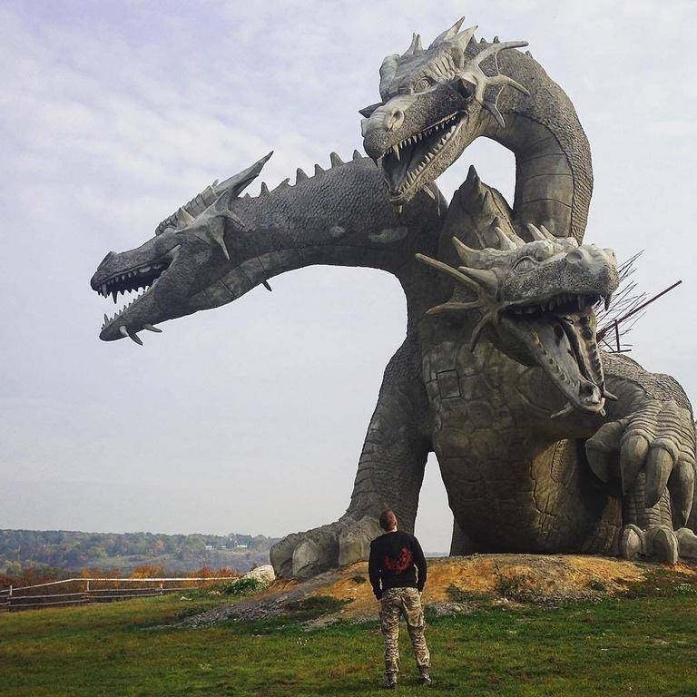 Celtic Renaissance And Medieval Trims A Three Headed Dragon Statue In Russia It Is A Representative Of Zmey Gorynych A Dragon In Slavic Mythology 3 Facebook