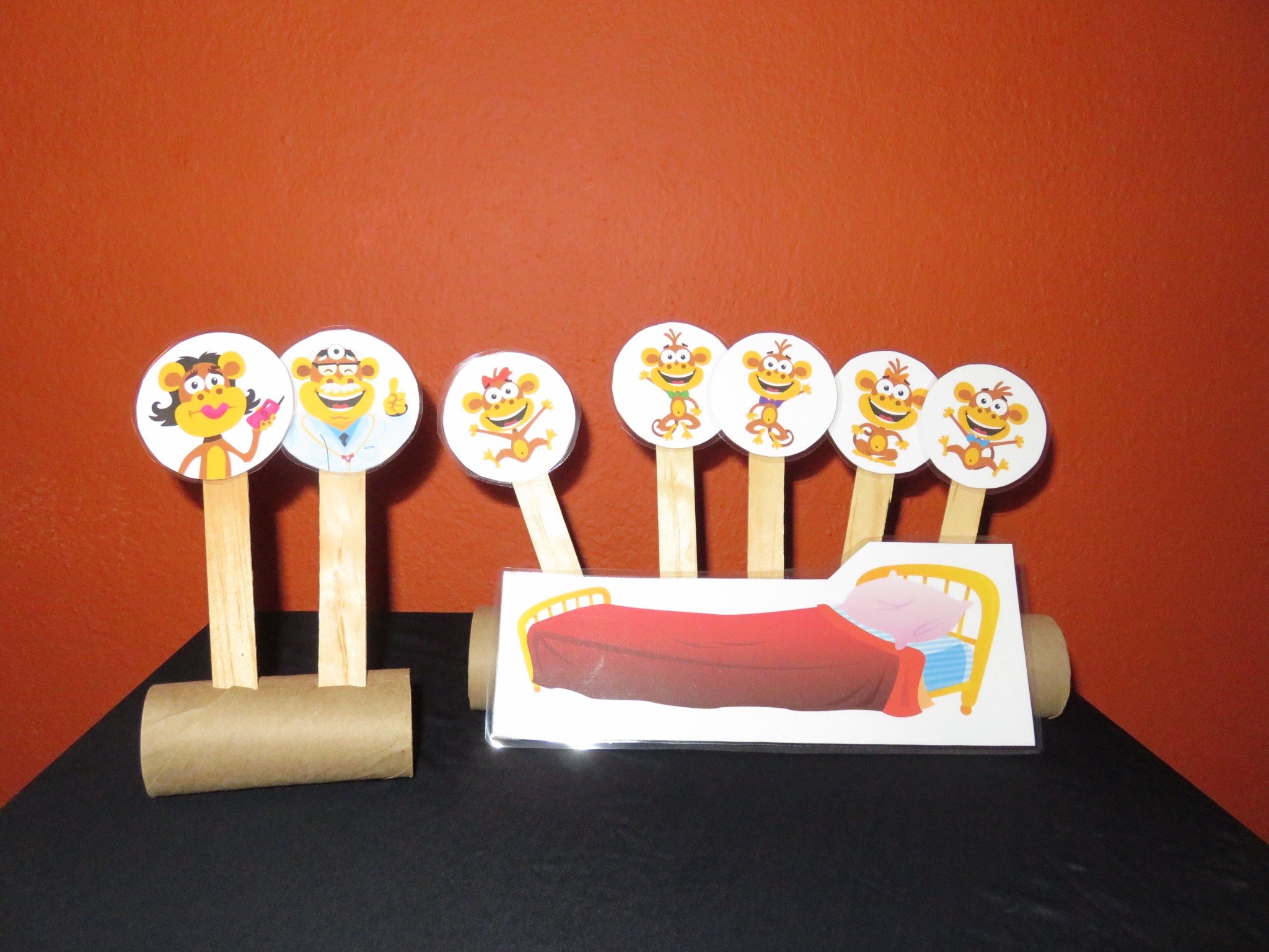 Super Simple - We're playing games with the Five Little...