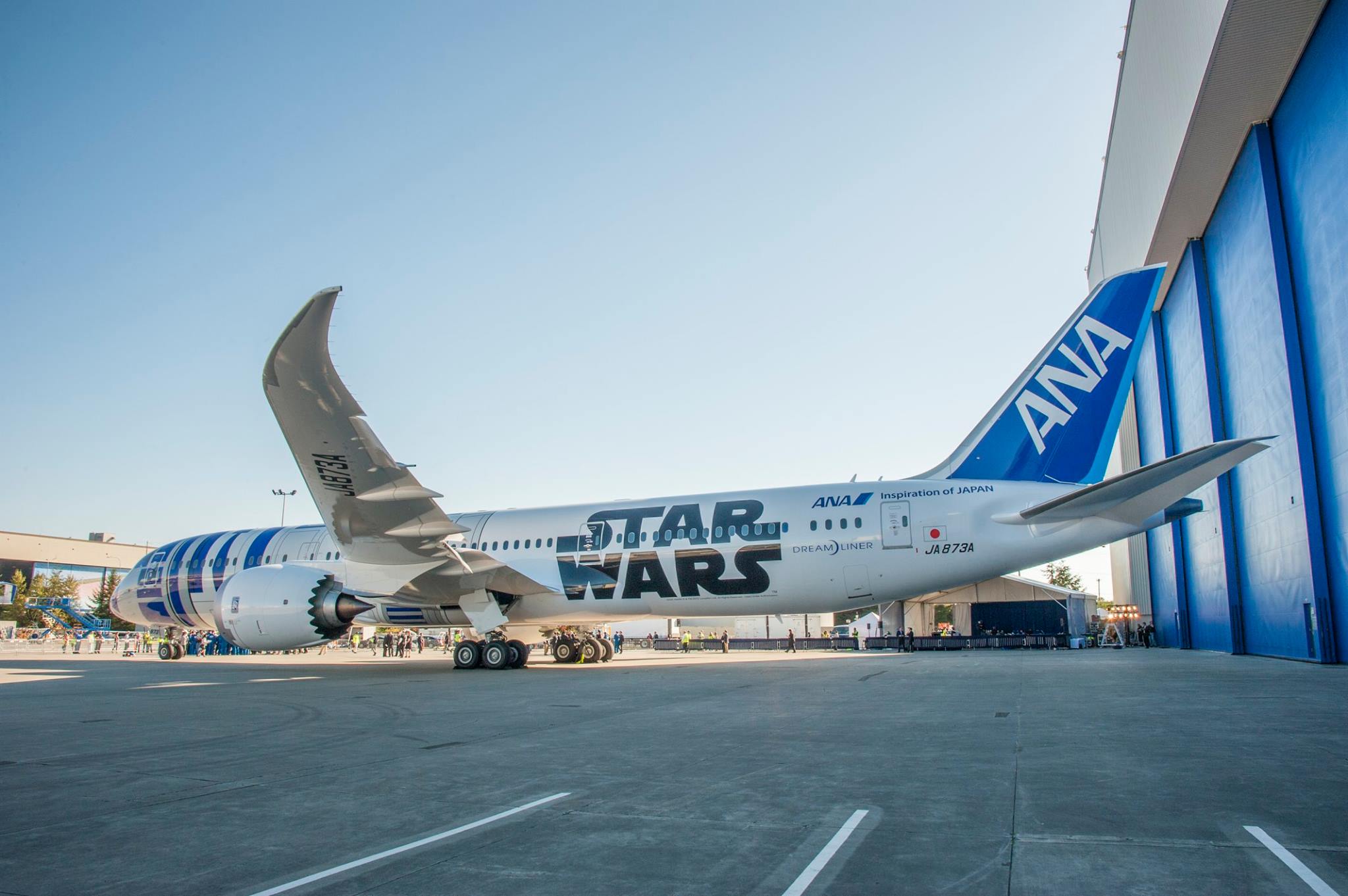 R2-D2™ ANA JET Roll-Out! 】 R2-D2™ ANA JET has first met the
