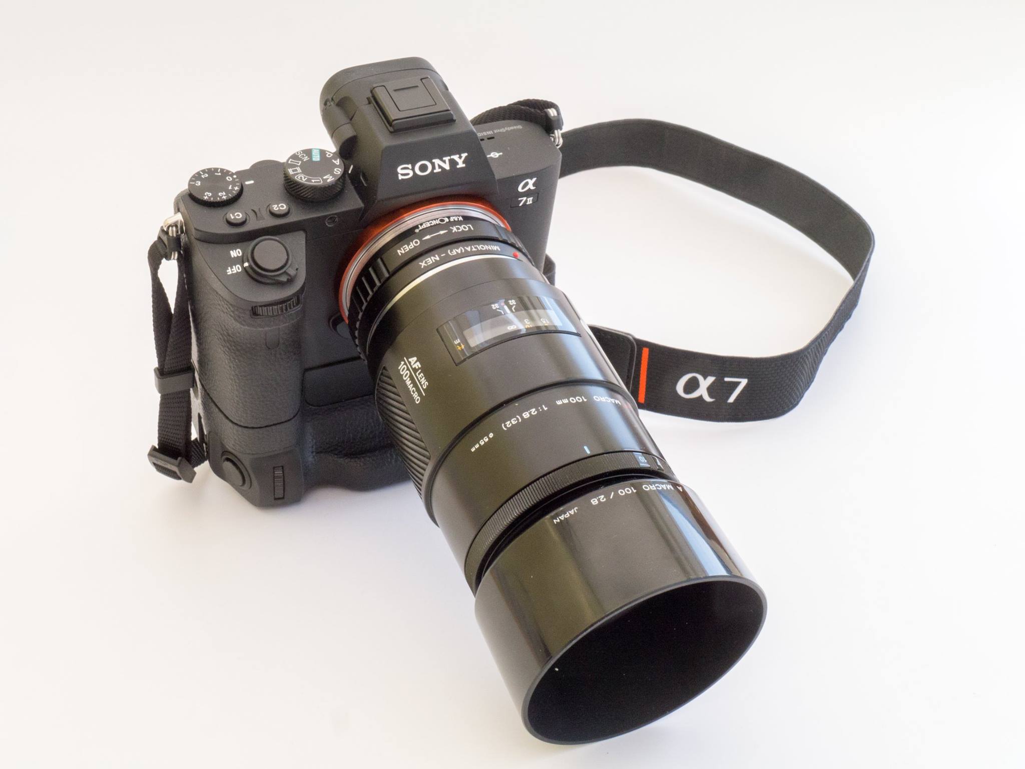 Does anyone have experience with the Minolta 200mm f4 macro on a 