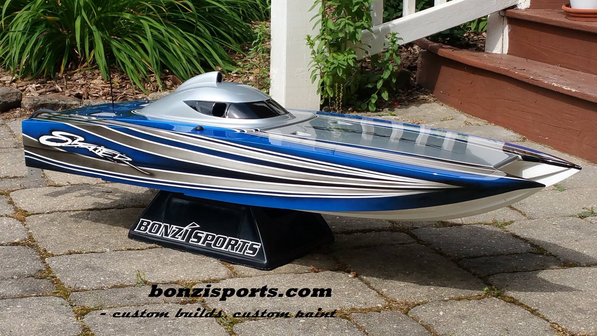 BONZÍ SPORTS - Bonzi' 47 Skater - Bonzi' modified engine...