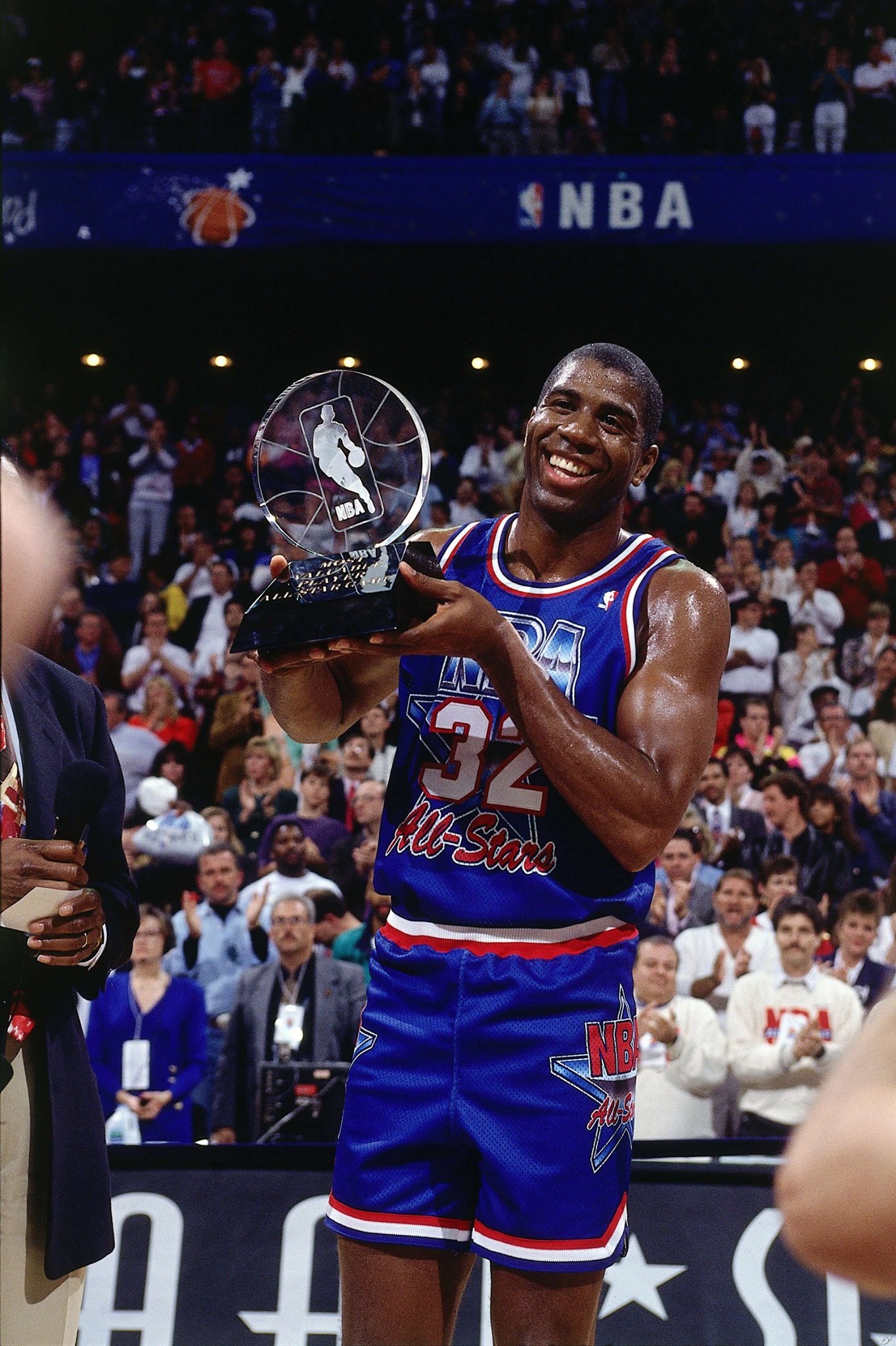NBA - 1992: Magic Johnson #32 of the Los Angeles Lakers | Facebook
