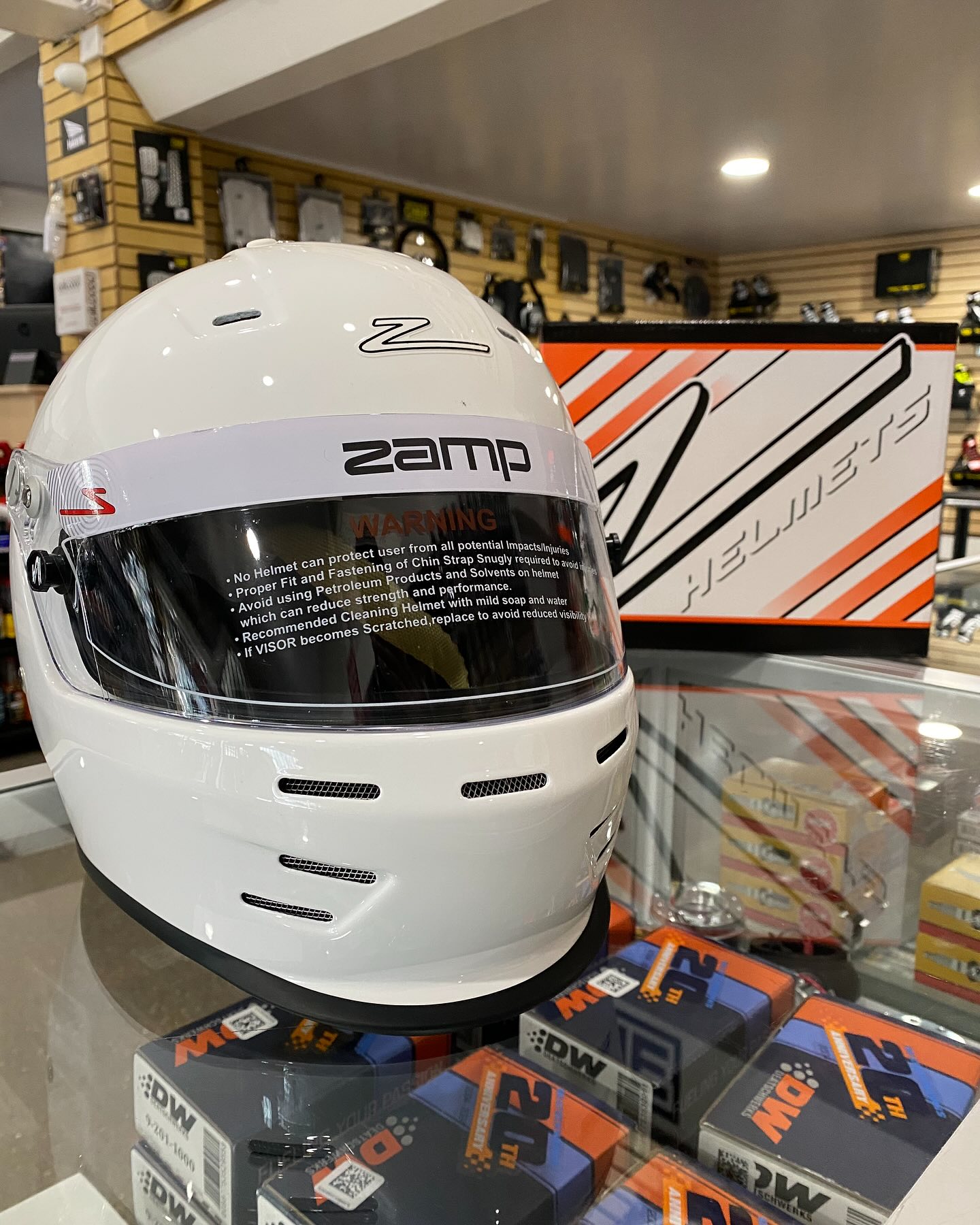 Pitzone - Casco ZAMP RZ-36 🪖 Diseñado para automovilismo... | Facebook