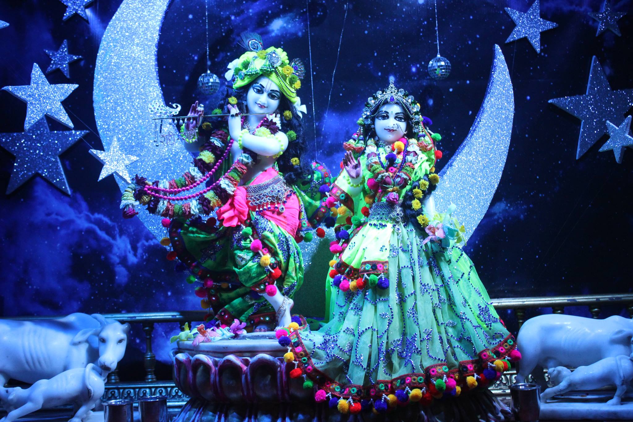 Shri Radha Radhika Raman Darshan | Facebook