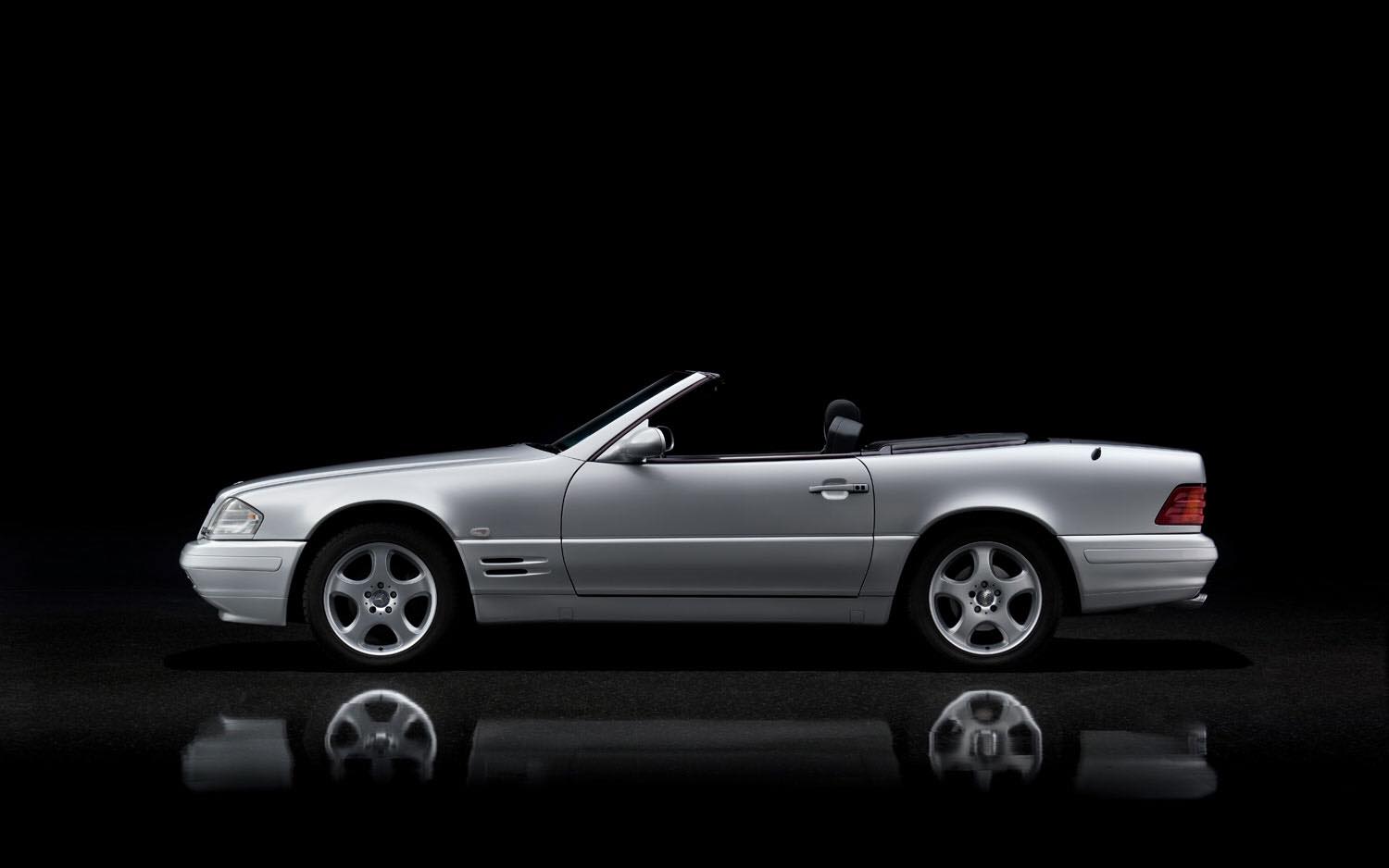Mercedes-Benz SL500 (R129) | Has anyone put their trunk in service mode ...