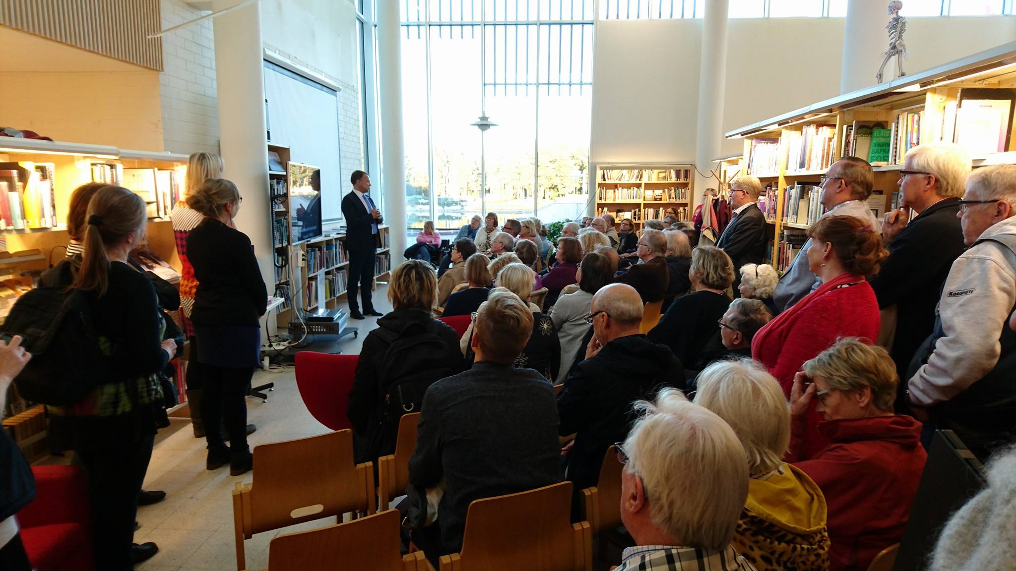 Tapiolan kirjasto - Hagalunds bibliotek - Tapiola library added a new ...