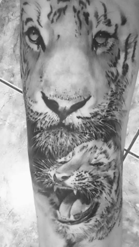 Nice Matin C Est Un Tigre Et Son Bebe C Est Un Hommage A Mes Parents Protecteurs Realise Par Diego Moraes Lors De La Convention De Nice Tattoo 14 Facebook