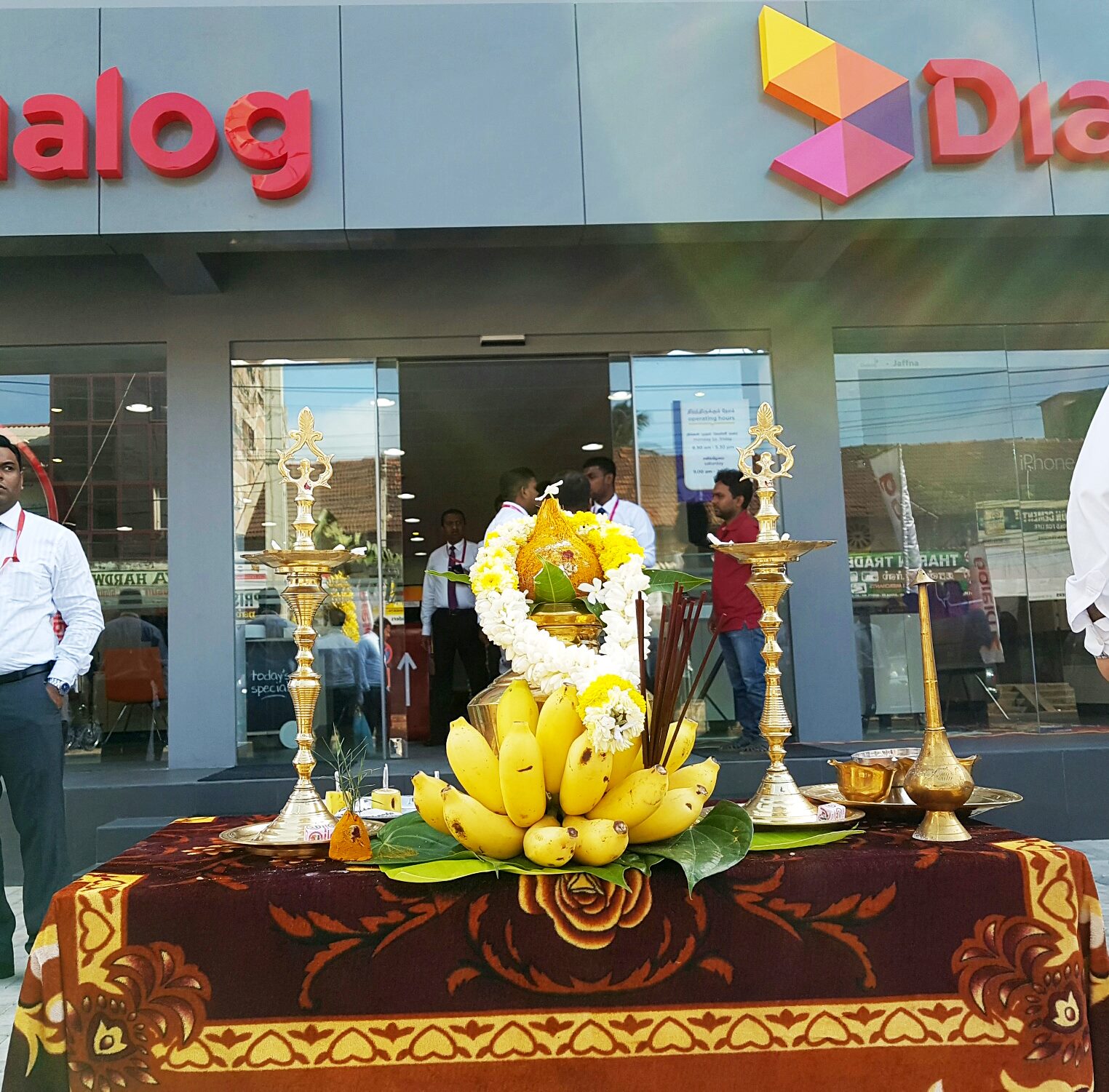 Dialog Axiata - The Opening of The Experience Store in... | Facebook