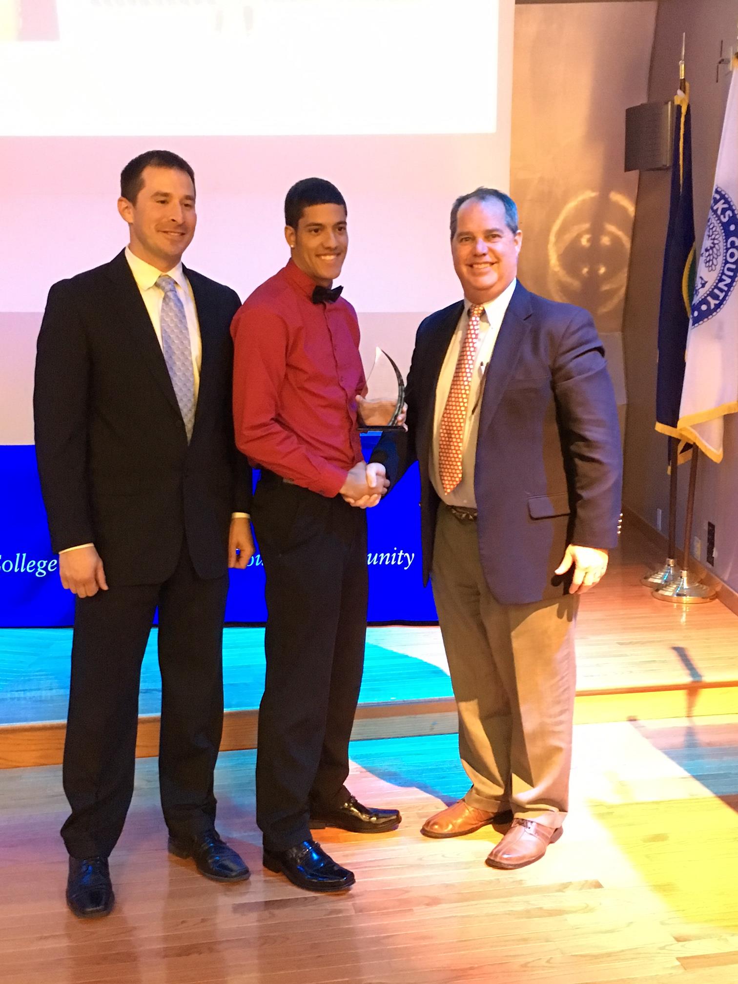 Rothman Orthopaedics - Dr. Christopher Aland (from right) presents the ...