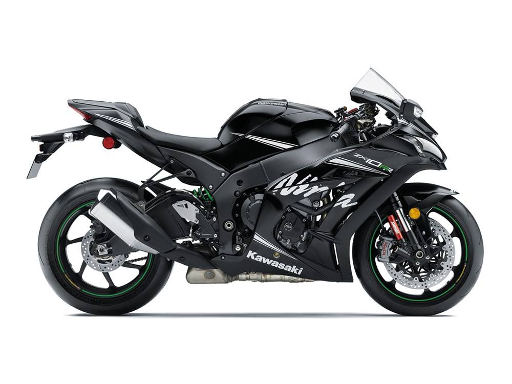 💚 THE RACETRACK LEGEND – KAWASAKI ZX-10R Born on the track