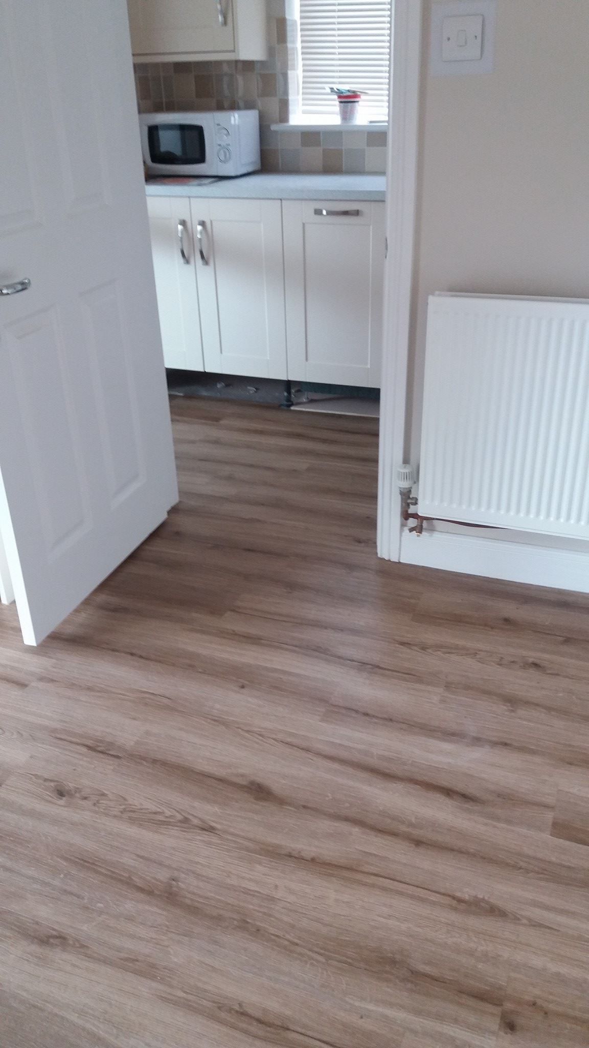 SHAUN WHITTAKER CARPETS AND FLOORING