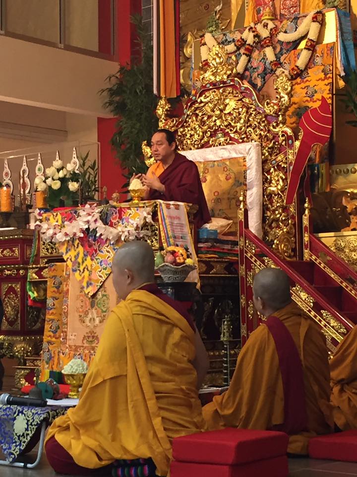 On this holy... - Singha Thekchen Namdrol Rinpoche 鑫和大乘南都仁波切 | Facebook