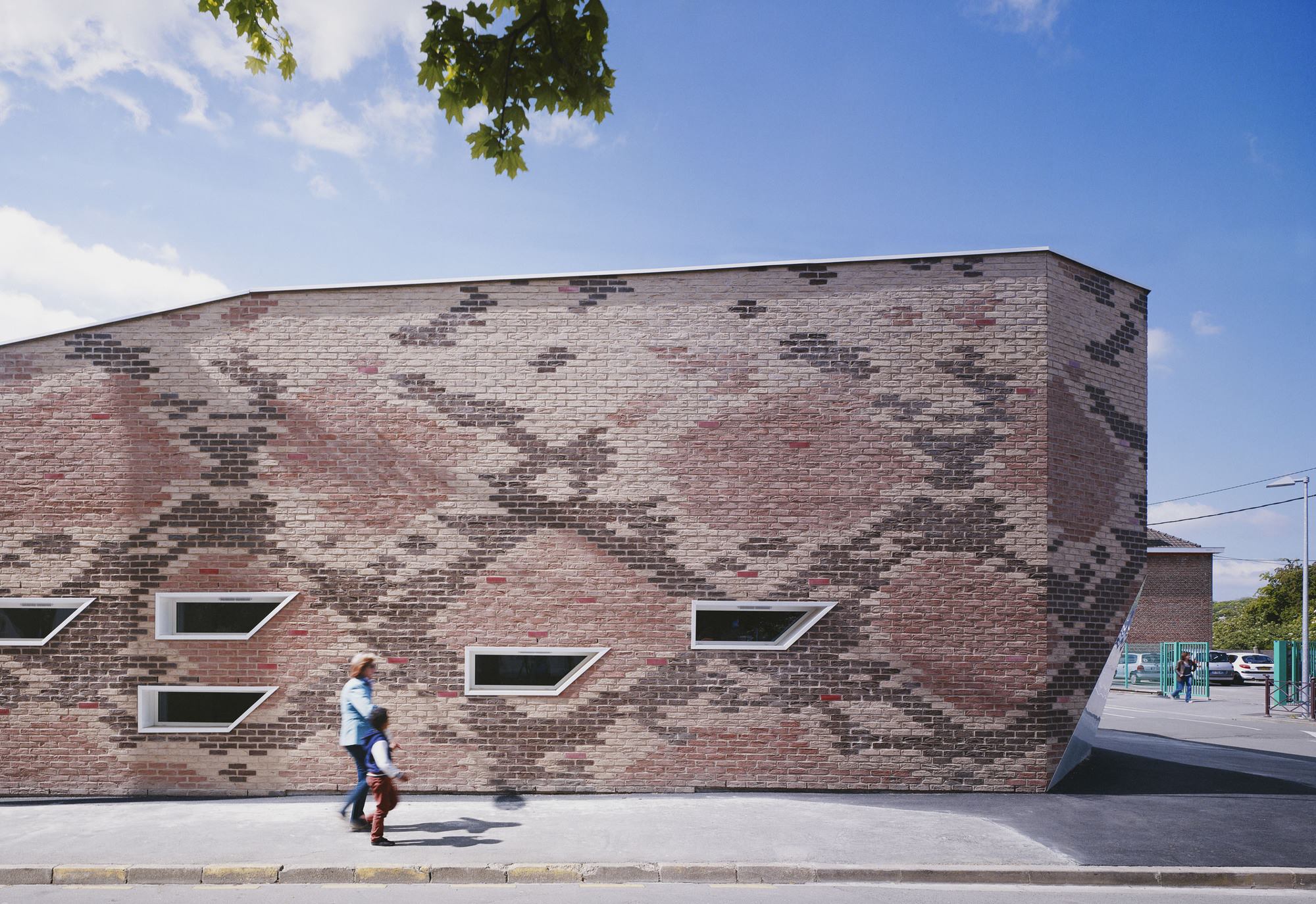 ArchDaily - The architect of this building explains, 