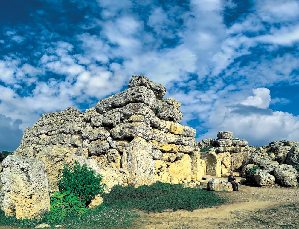 Archaeology - The walls of a temple at Ggantija, one of some 30 ...