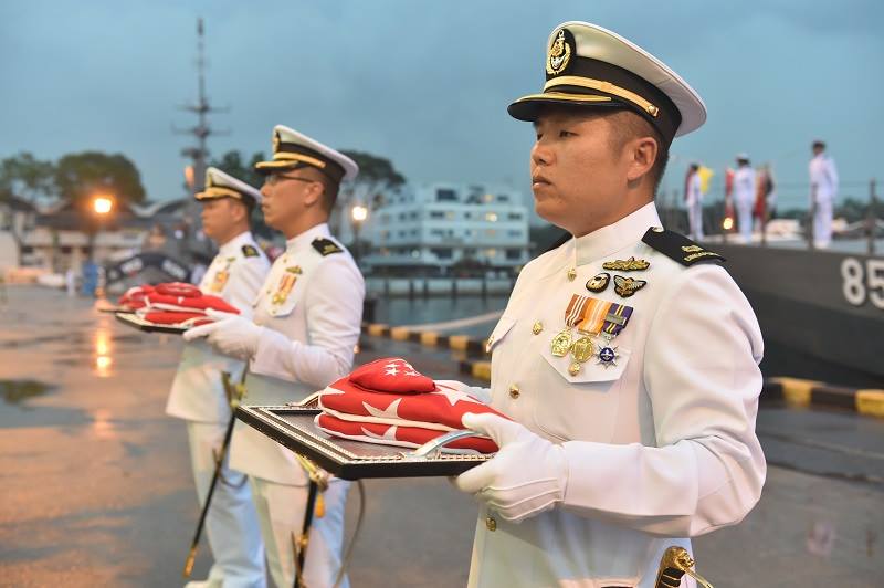 Ministry - (From left) LTC Wong Ngian Tong, MAJ Ivan Kwah and MAJ ...