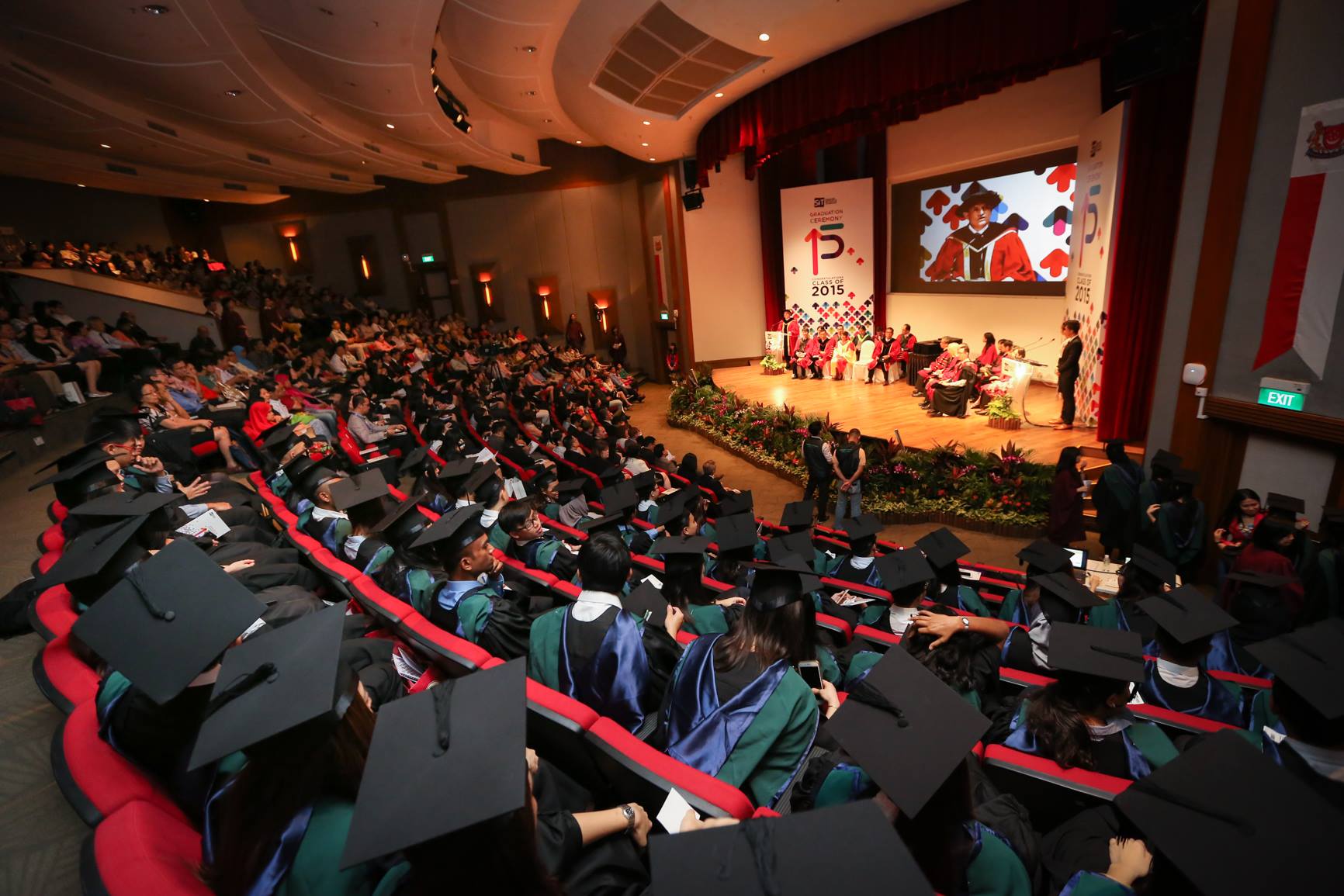 Over 200 graduands... - Singapore Institute of Technology | Facebook