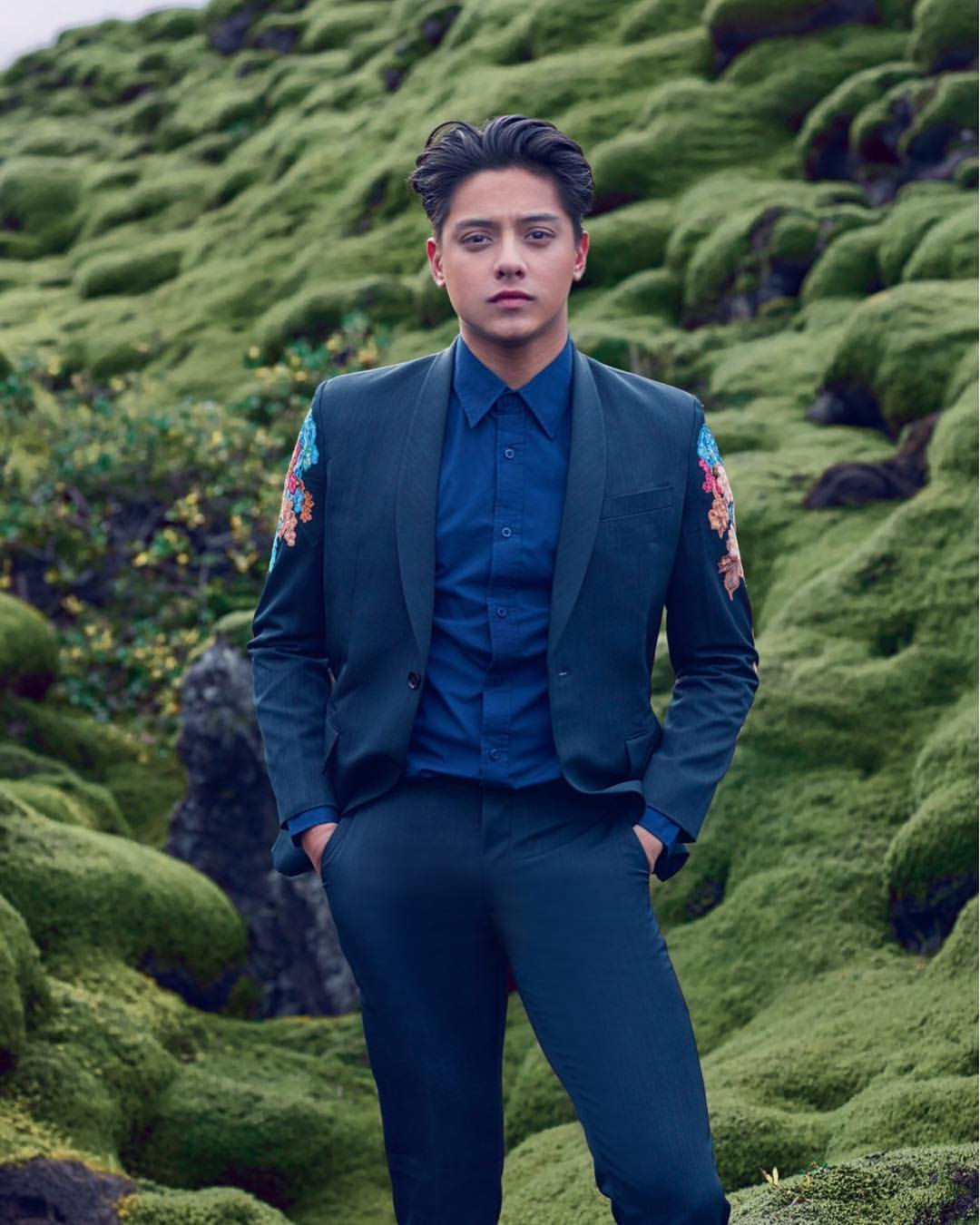 Mega - Daniel is effortlessly suave in this deep green Edgar Buyan suit ...