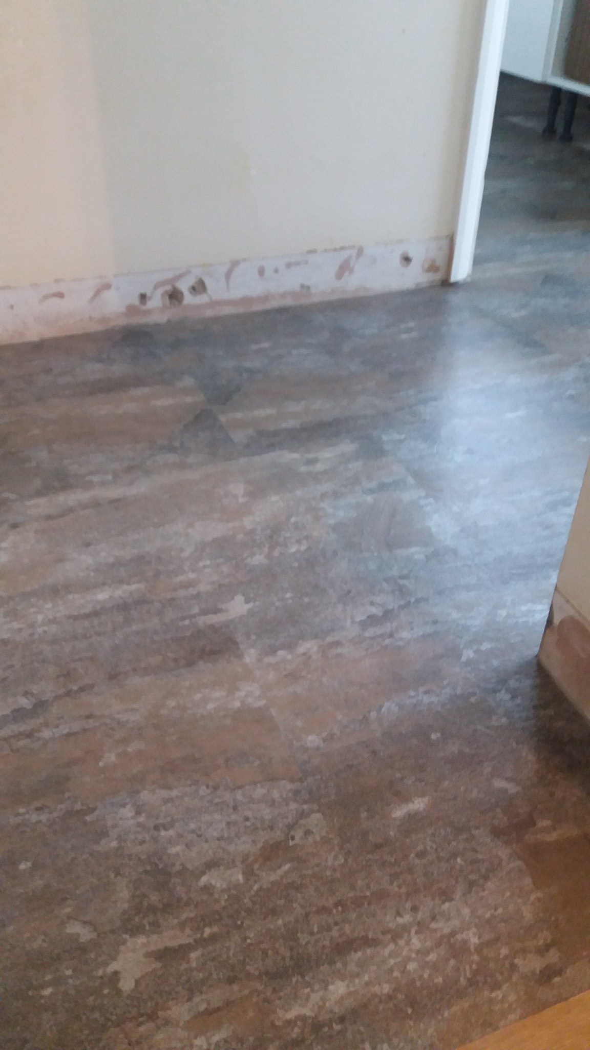 SHAUN WHITTAKER CARPETS AND FLOORING