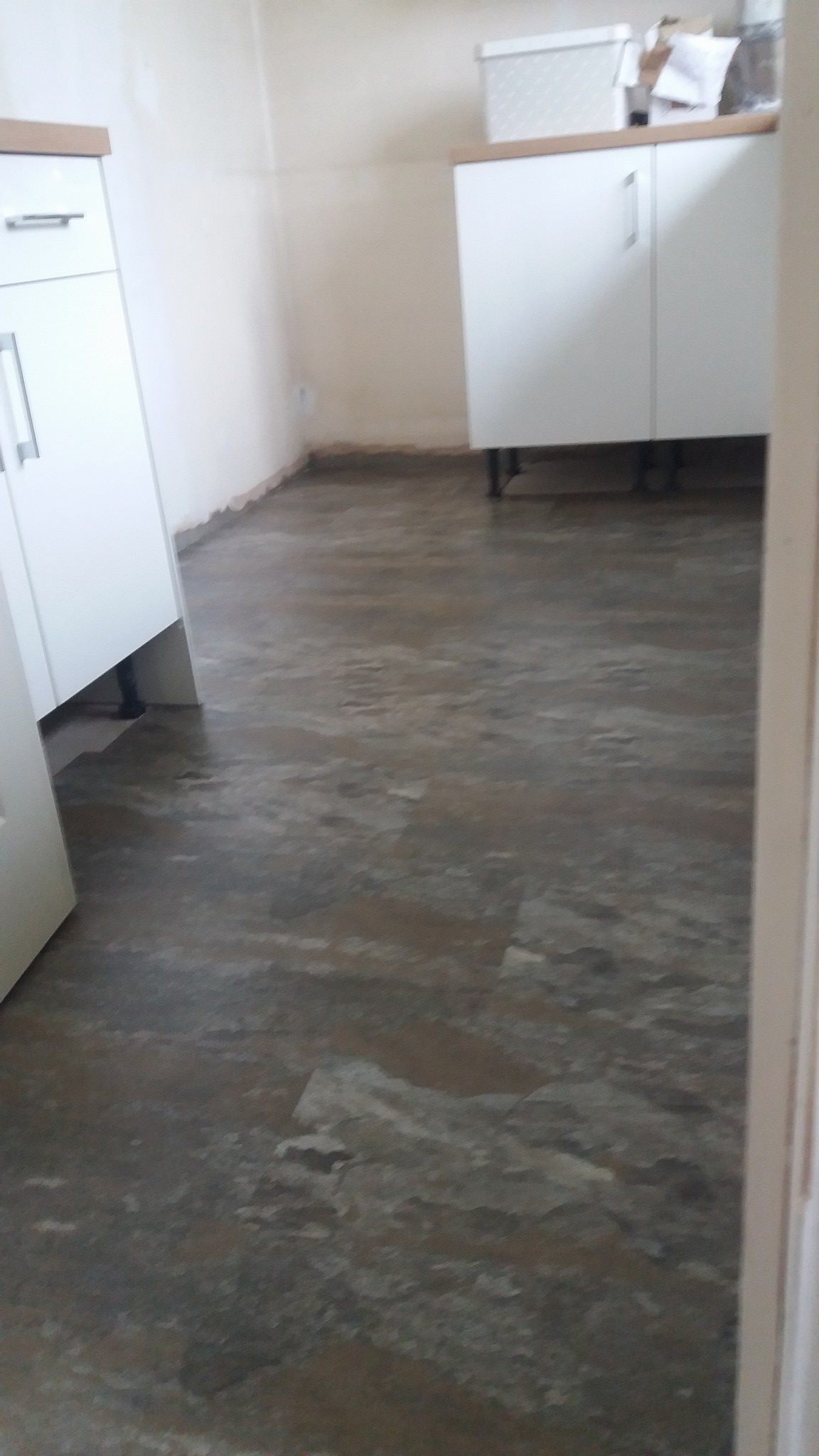 SHAUN WHITTAKER CARPETS AND FLOORING
