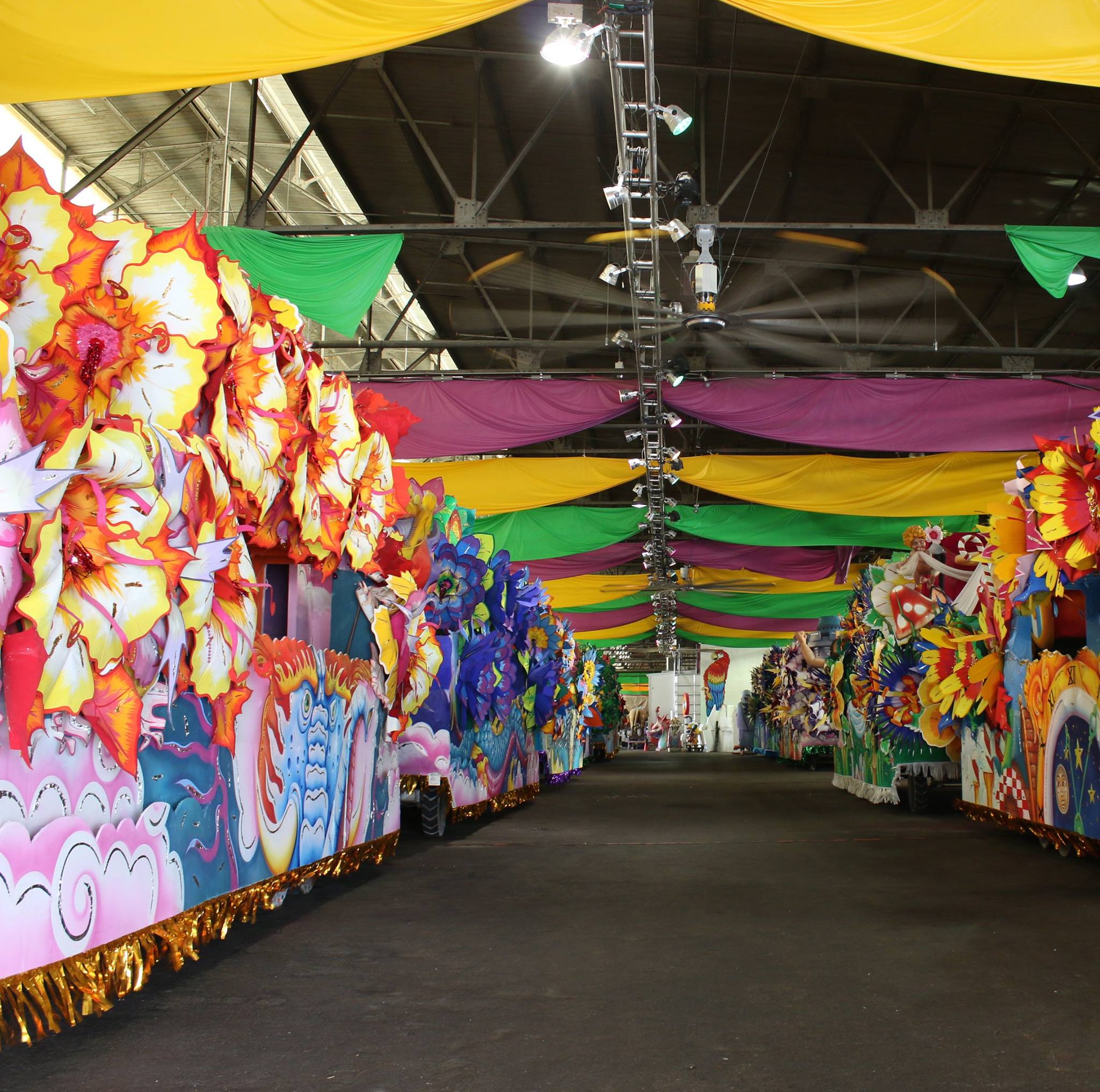 The float den is ready for our Labor... - Mardi Gras World