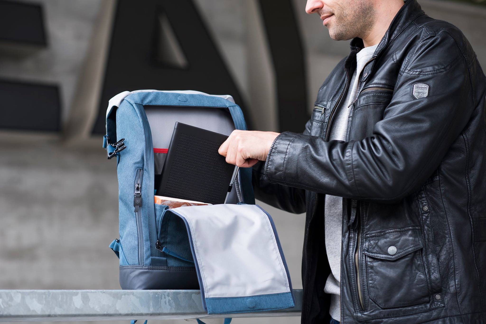 altmont classic deluxe flapover laptop backpack Victorinox – Luggage Online The backpack is suitable for the office as well as for leisure and sports. Рюкзак Victorinox 602142 Altmont Classic