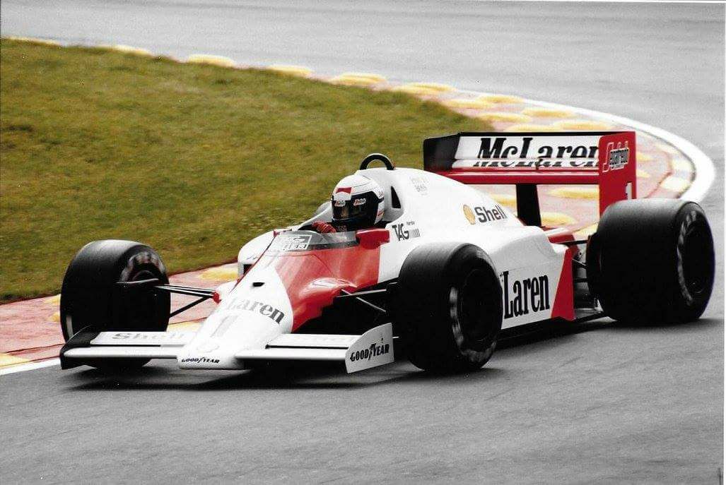 Photo Dédicacée 12x8 D'Alain Prost - McLaren Marlboro Formule 1 - Sport Automobile - Autographe Authentique