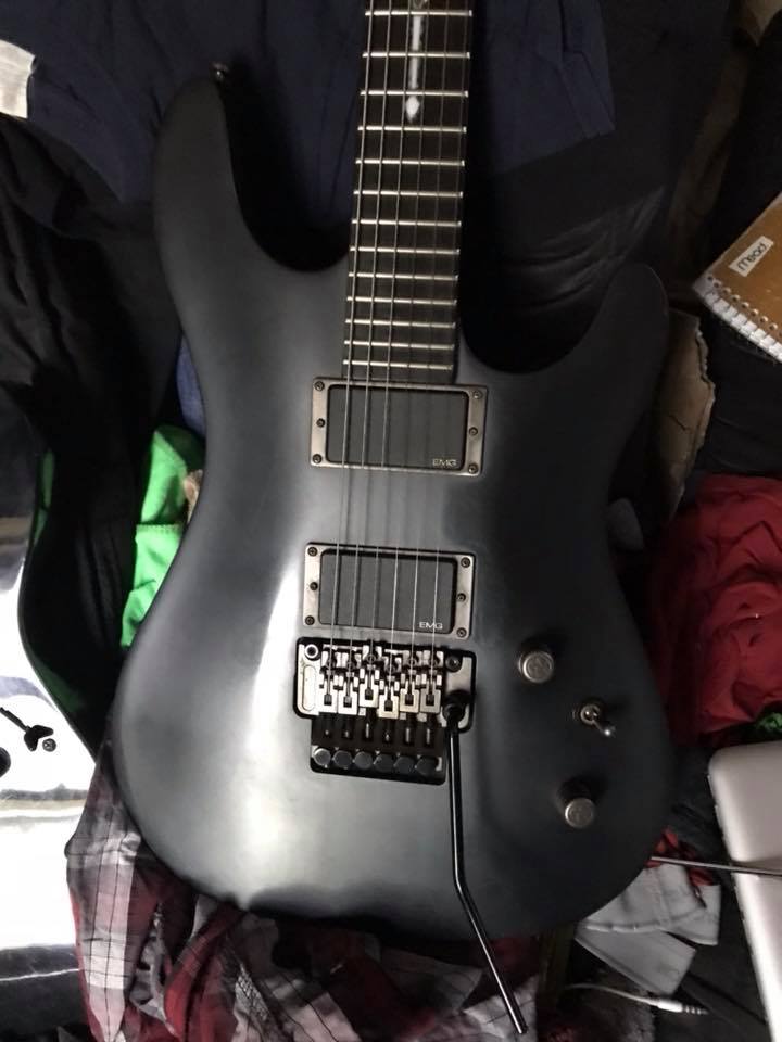 ギター cort EVL-A6 BKS Can Cort EVL A6 BKS guitar handle GHS medium gauge strings?