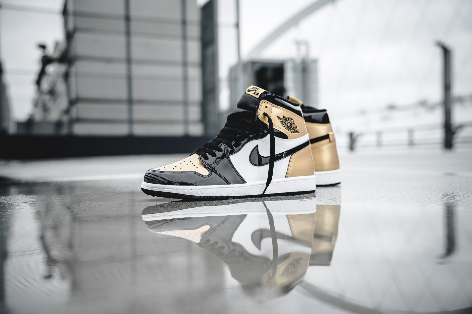 Go for GOLD! The shiny Air Jordan 1 