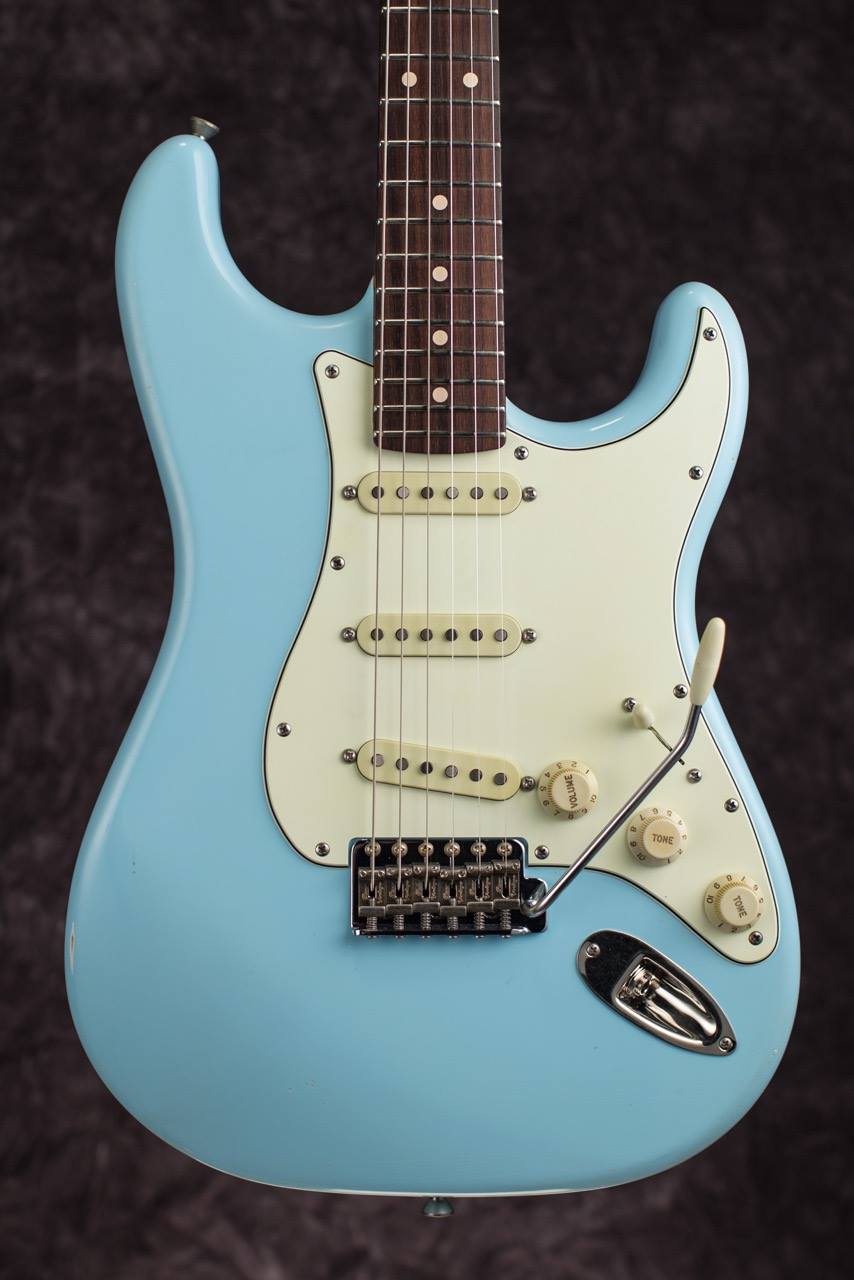 Allen Hinds on his XSC-2 Lake Placid Blue Heavy Aged: 