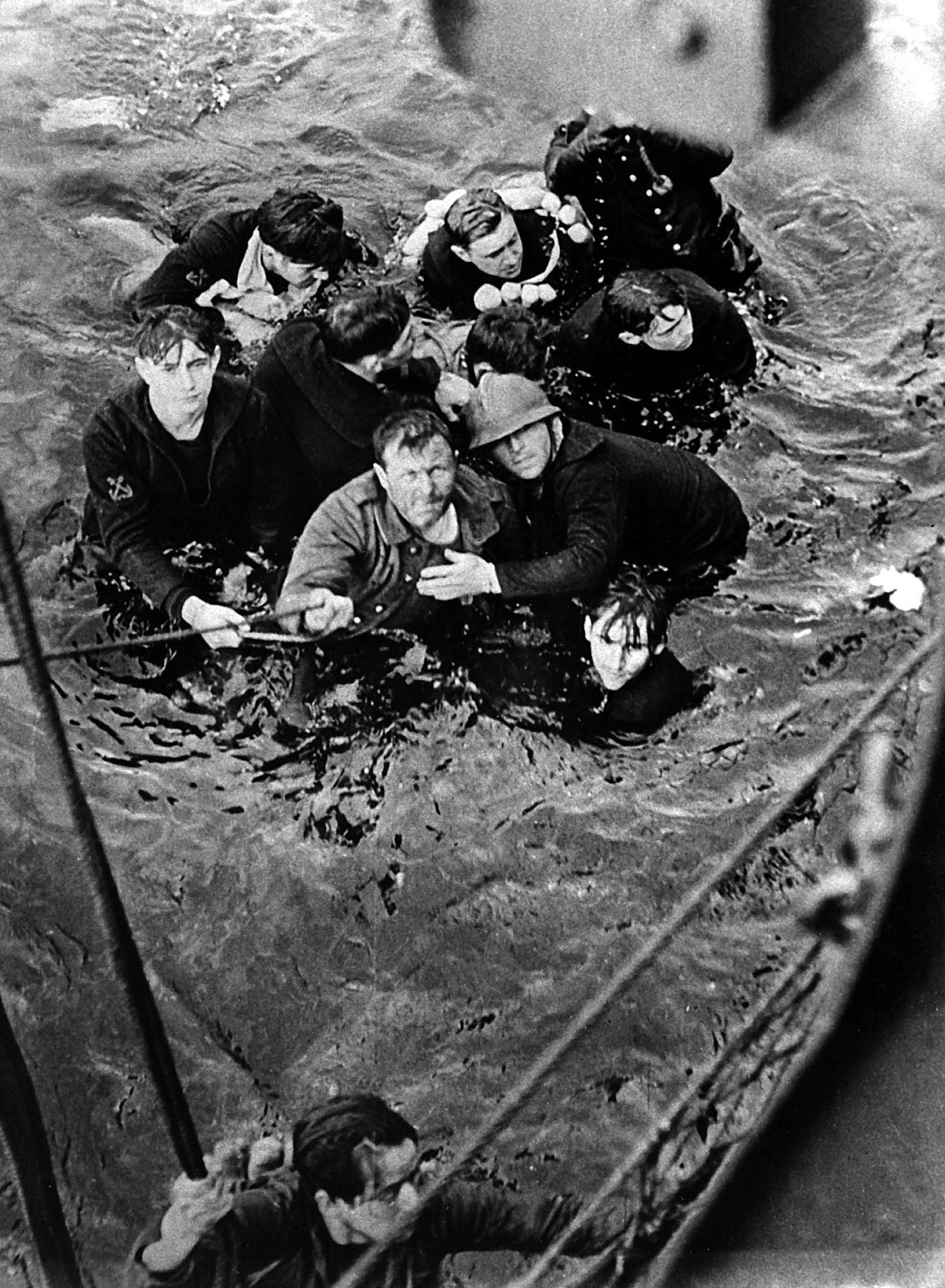 South China Morning Post - Crew members of the French destroyer ...
