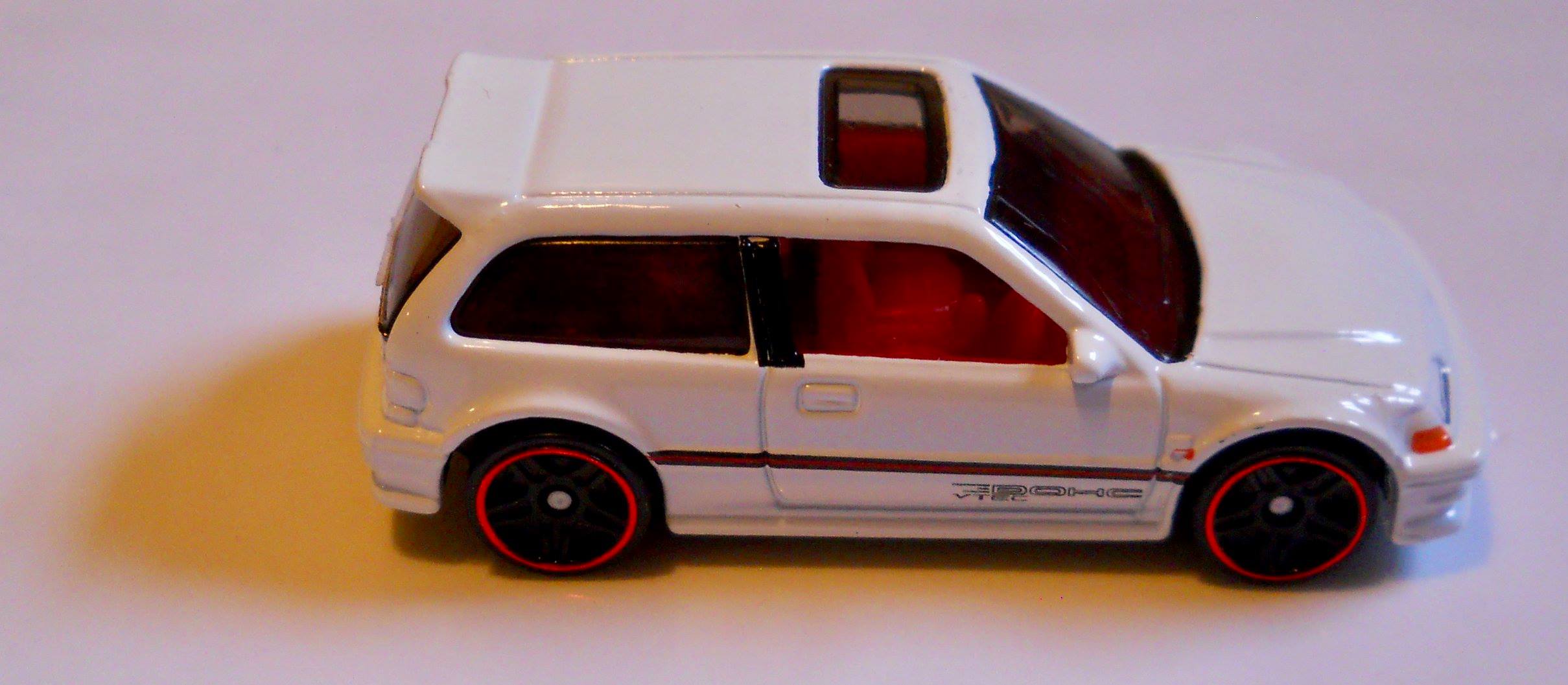 Hot Wheels tuners 2-car set inspired by Japan's import car culture