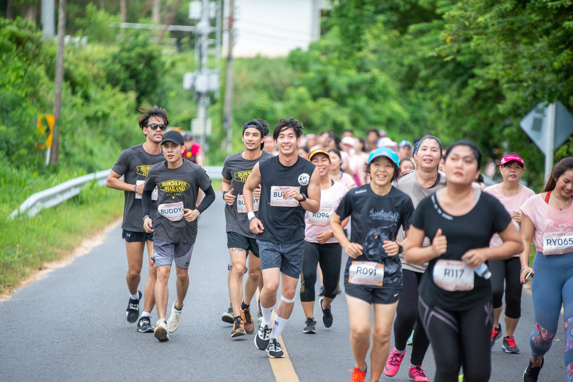 Roxy Thailand - เมื่อโตโน่ และหนุ่มๆ จาก The Dust ไปเป็น...