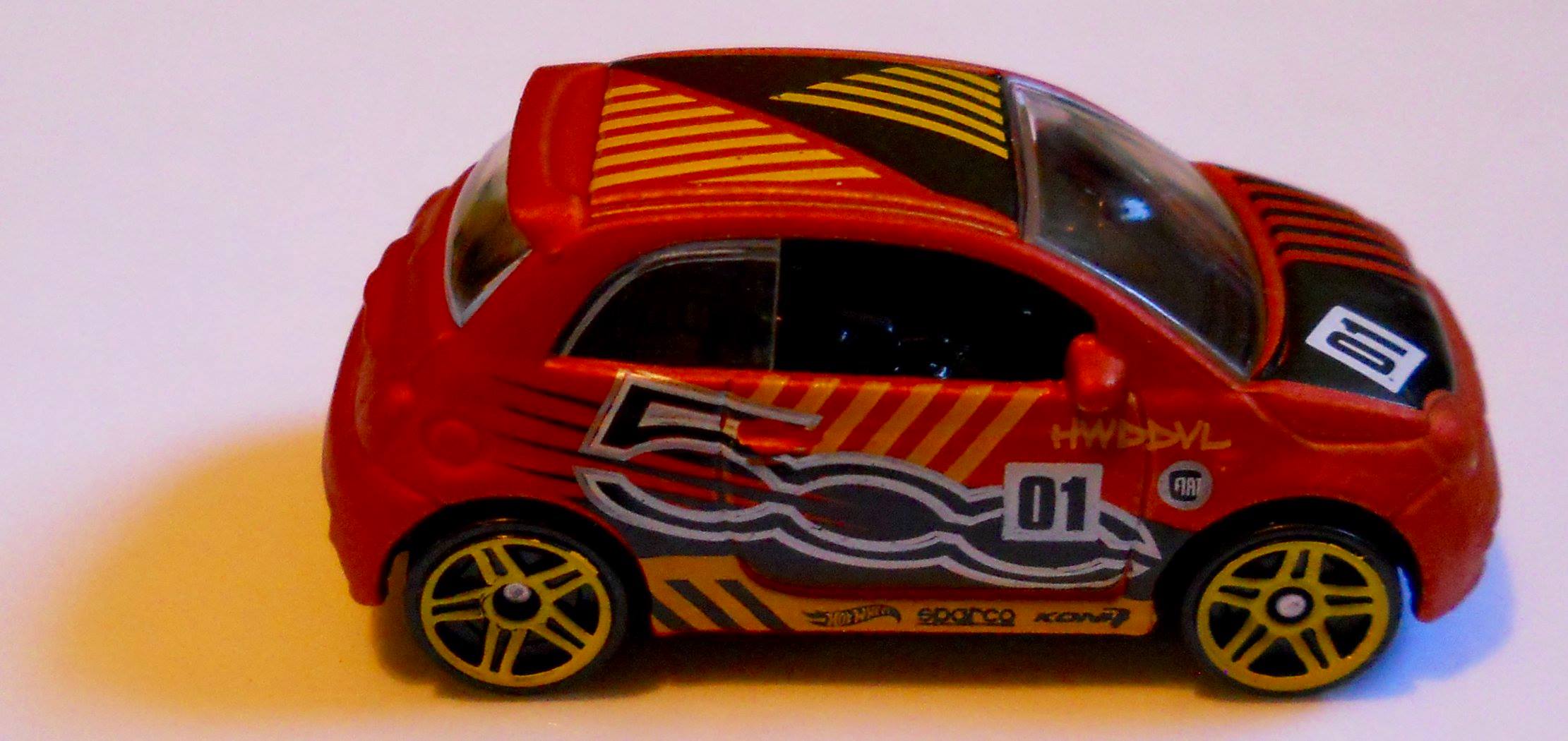 Fiat 500 race car model by Hot Wheels