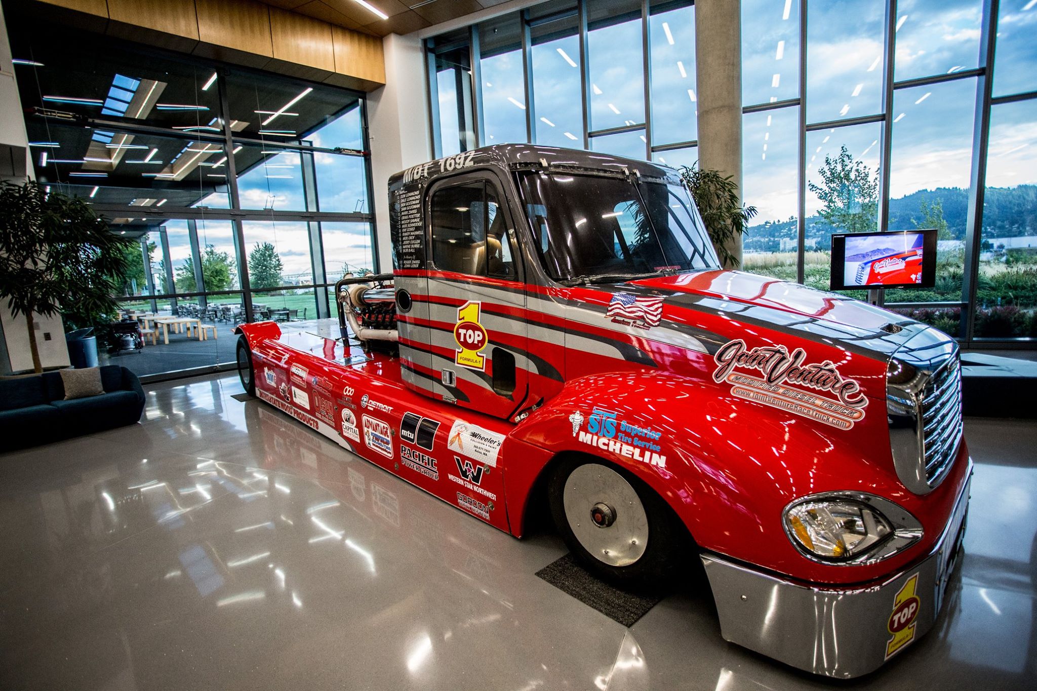 The TOP 1 Joint Venture Race Truck... - TOP 1 Synthetic Oil | Facebook