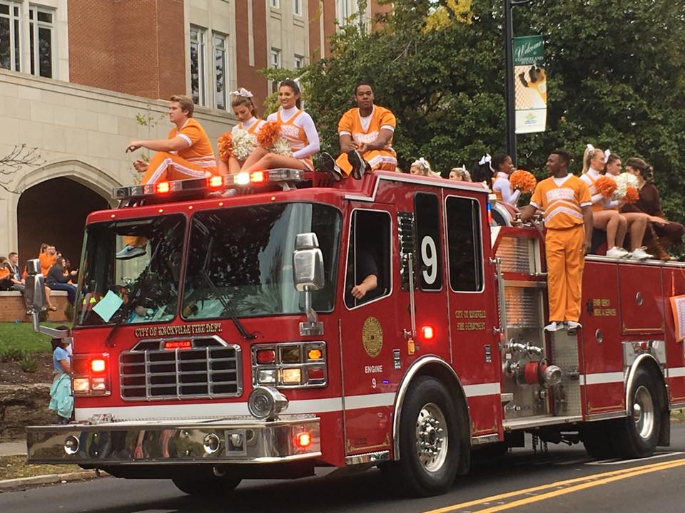 Big crowd watching... - City of Knoxville - Government | Facebook