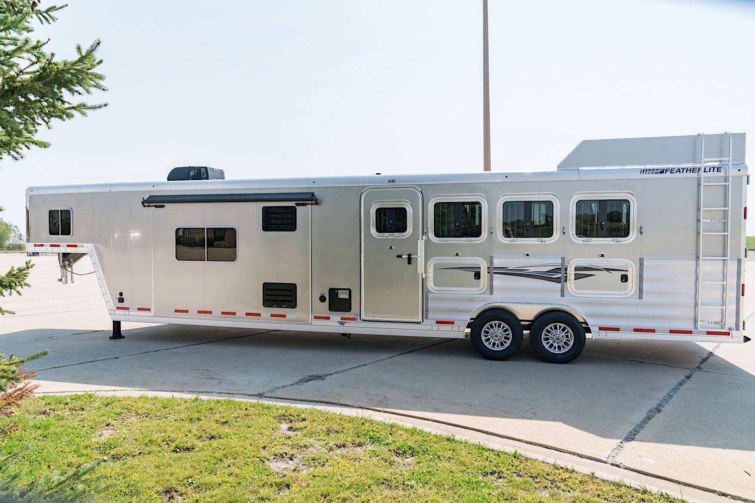 Here is one of the Featherlite... - Featherlite Trailers | Facebook