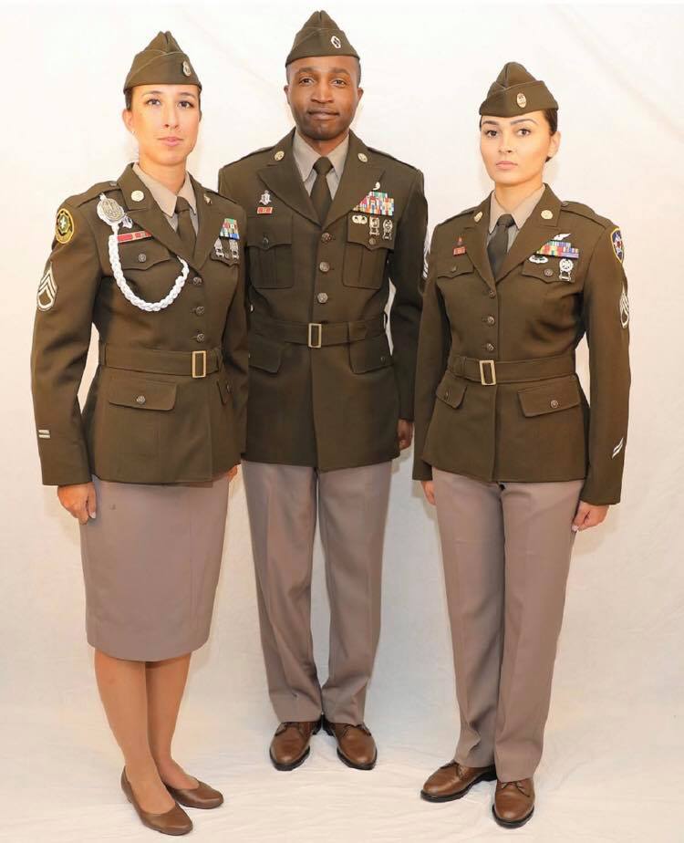 pink and green dress uniform What do you think of the Army's greens uniform? fabric-type:Solids