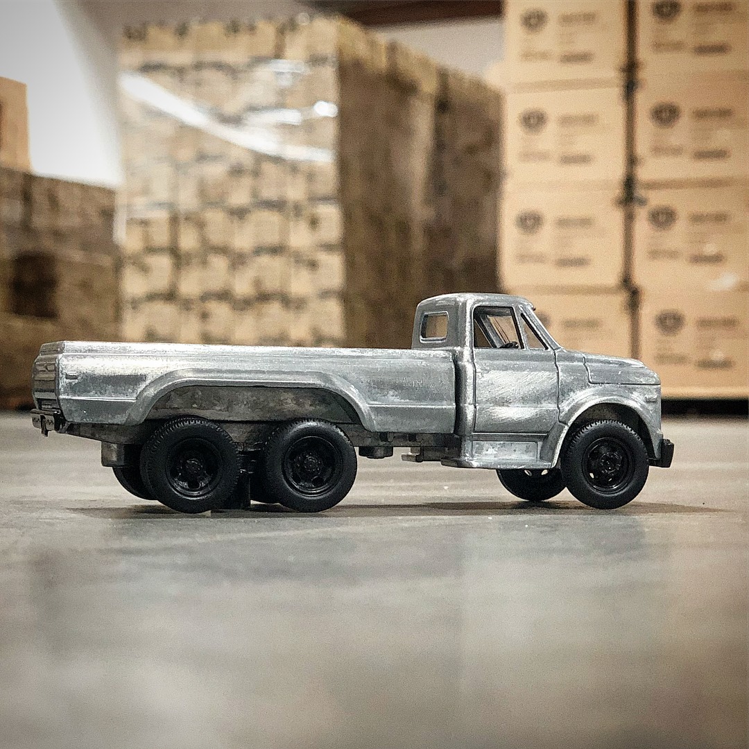 M2 Machines 1970 Chevrolet C60 custom truck diecast