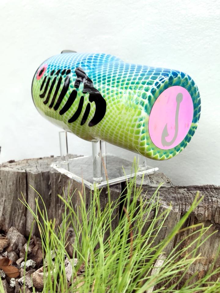 diy fishing lure tumbler | Custom Tumbler theyll have no problem keeping your favorite beverages ice cold or piping hot for hours Fishing Lure Tumblers. #vmddesigns #chooseyourcolors