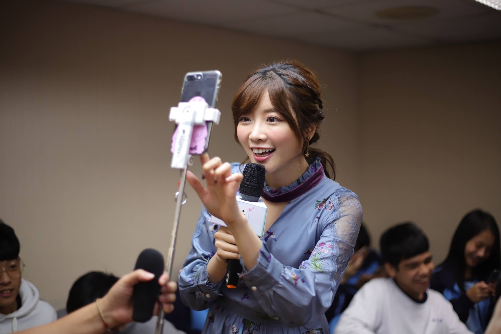 伊林 EeLin - -Eelin新媒體校園講座花絮- 今天帶著女神語蕎 成語蕎 Jenny Cheng...