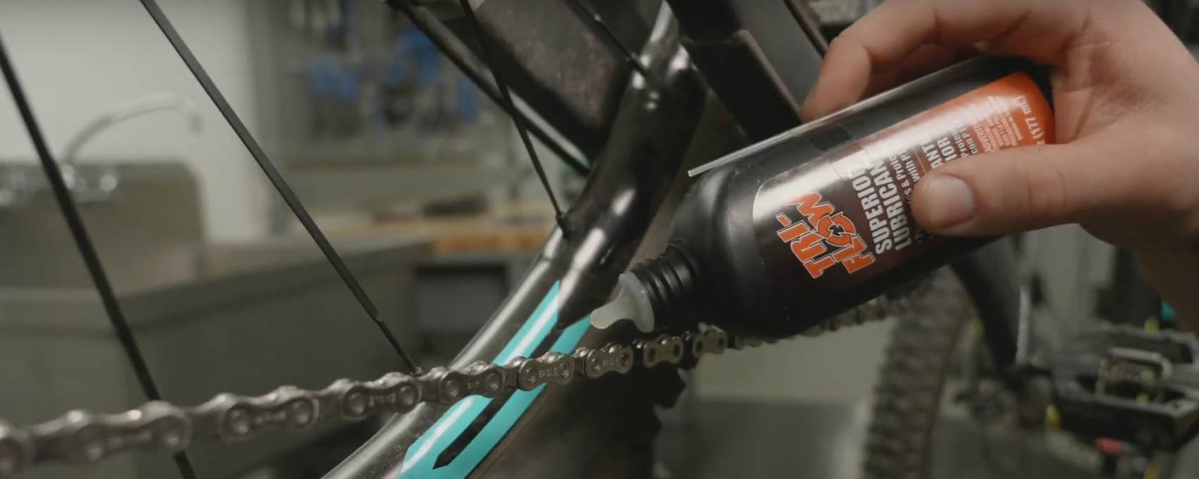 How to Lubricate a Mountain Bike Chain: Expert Tips