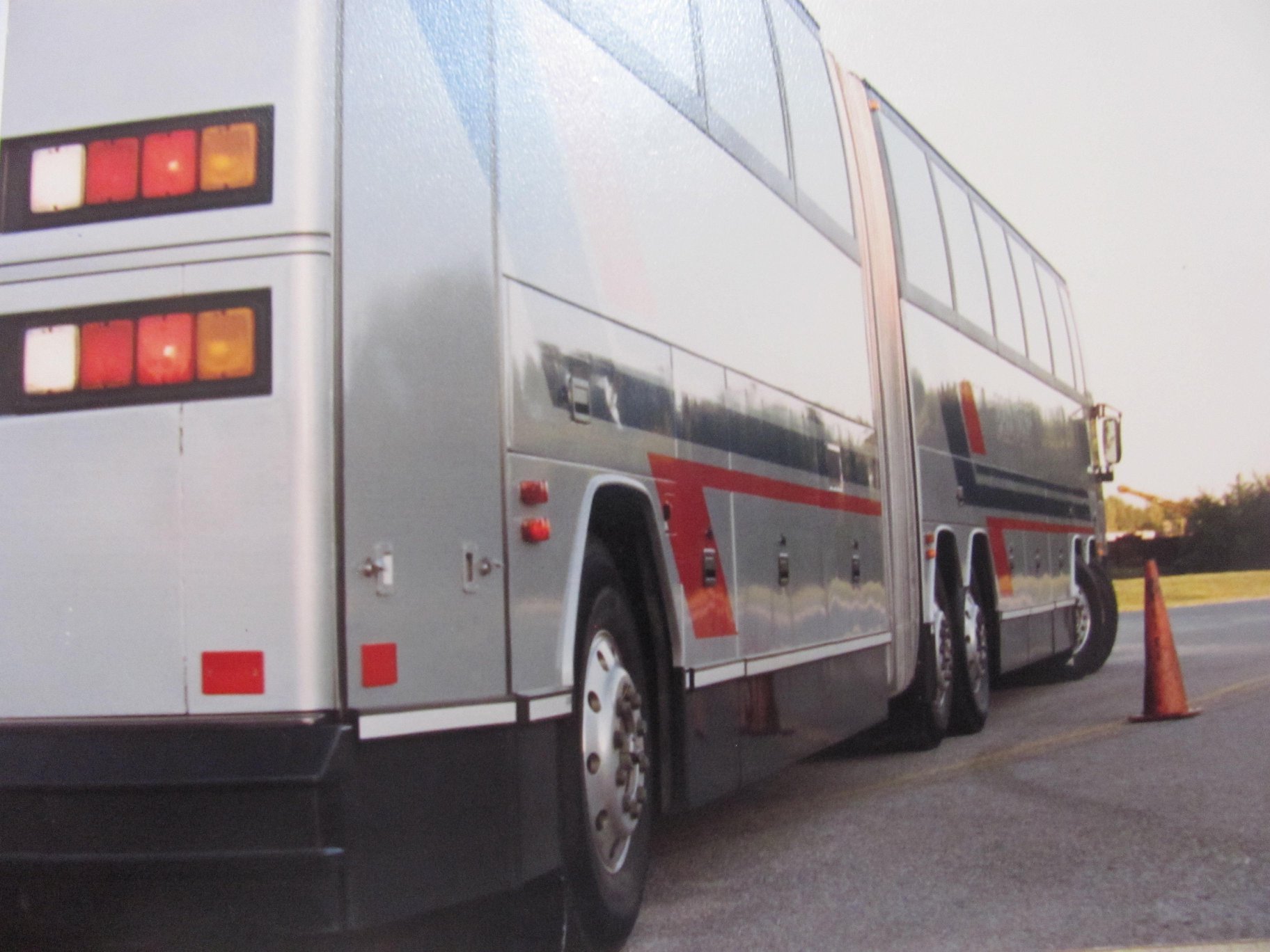 Prevost - #TBT to this 1980's road test featuring an H-560... | Facebook