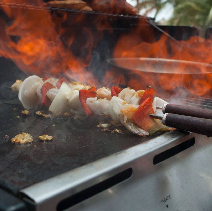 GUIA - En una tarde de playa deléitese probando una brocheta asada ...