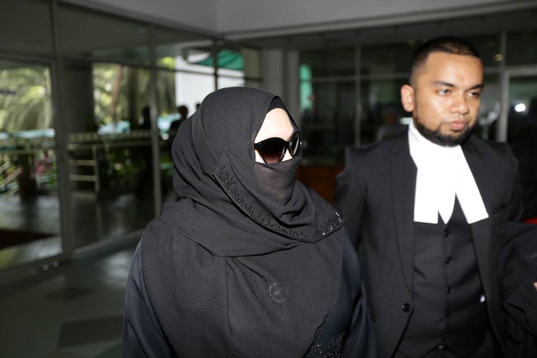 Rozita Mohamad Ali Bersama Peguam Berita Harian Online Facebook