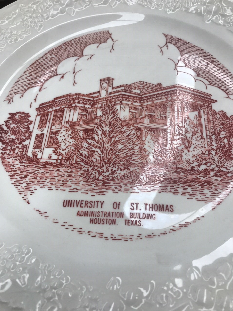 This UST... - Doherty Library -- University of St. Thomas