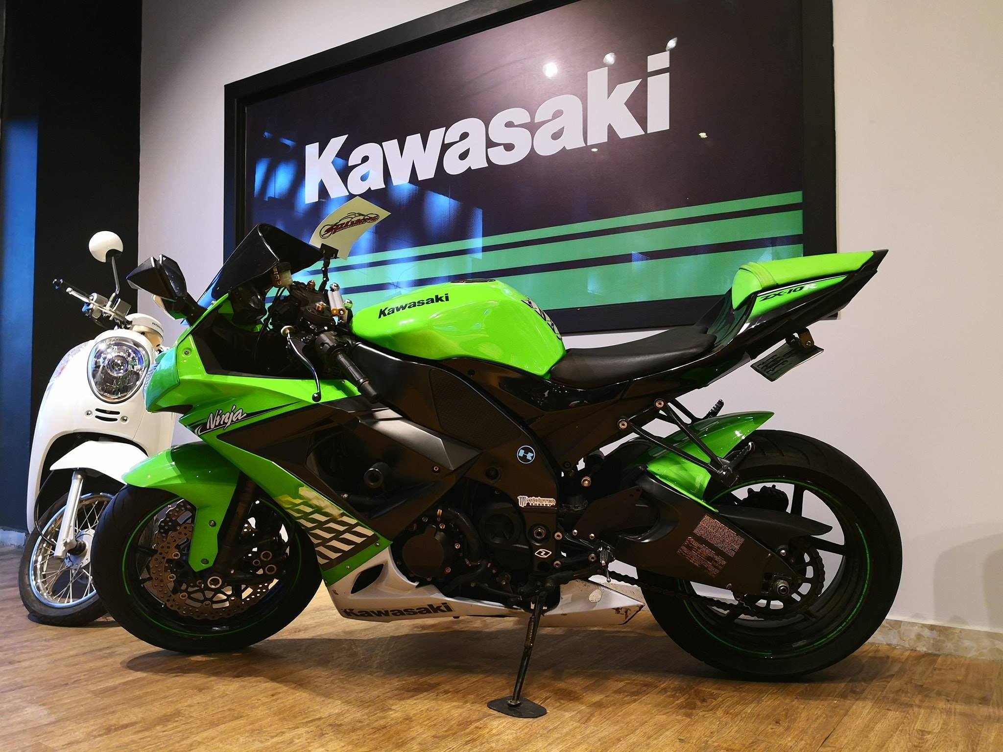 Kawasaki Ninja ZX-10 SE 2010 #Approved Engine: 1000 cc / 4