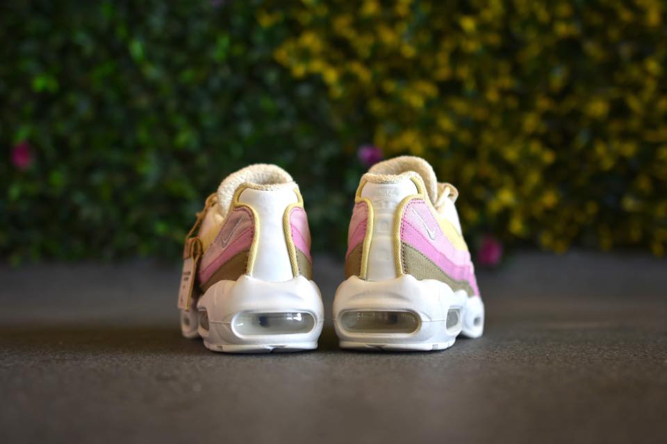 Nike Women's Air Max 95 QS 