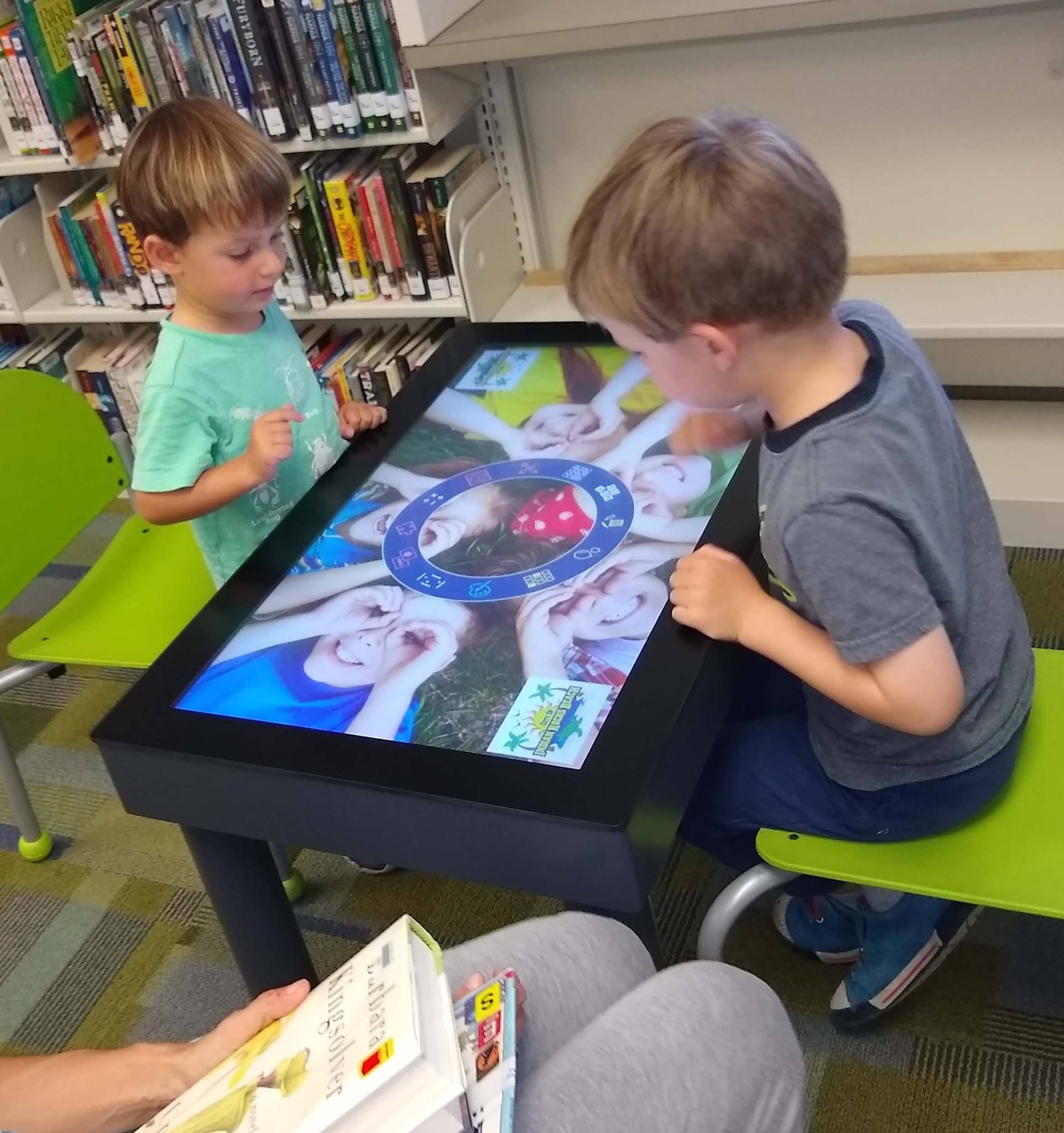 After-Mouse.com - Look at these library guests enjoying...