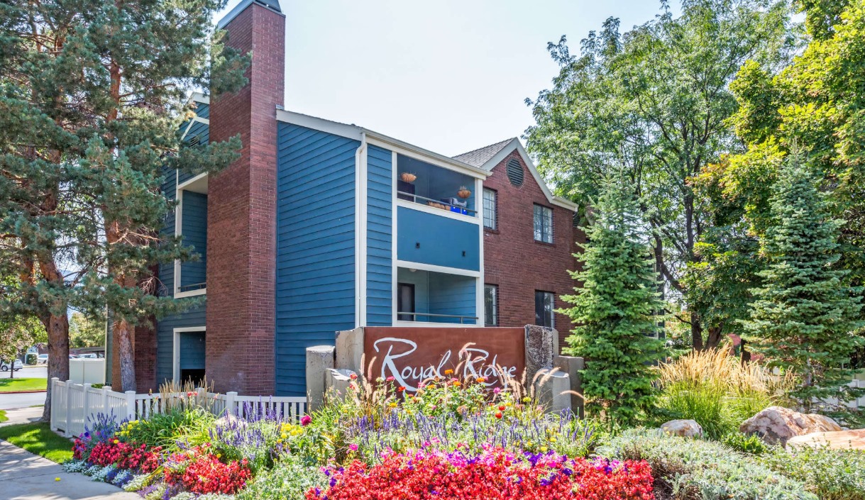 Royal Ridge Apartments - Stretch your legs and fill your lungs with ...