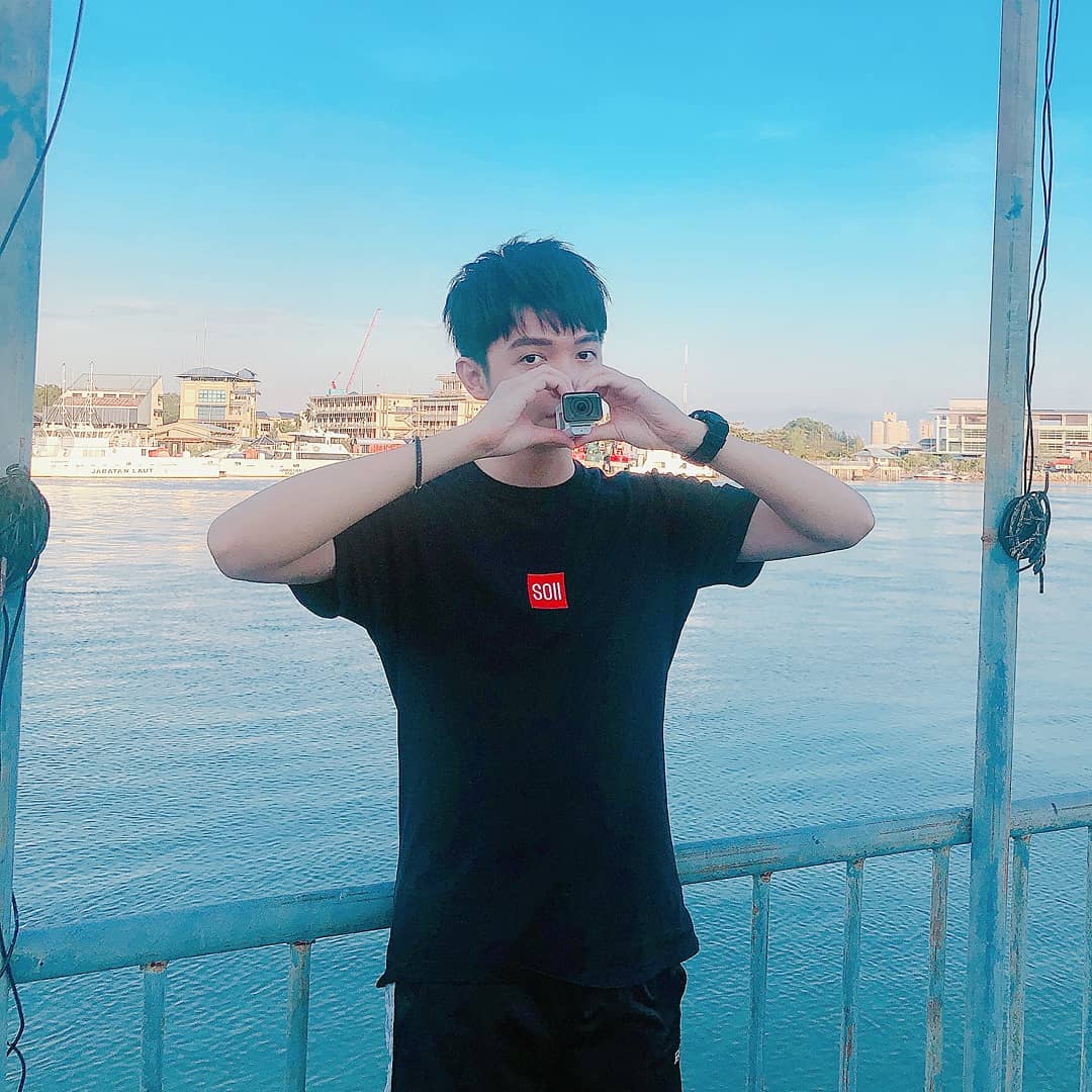 Haoren 朱浩仁 - #浩管家：來幫少爺這張照片下個caption ok mou大家？ #Haoren朱浩仁... | Facebook